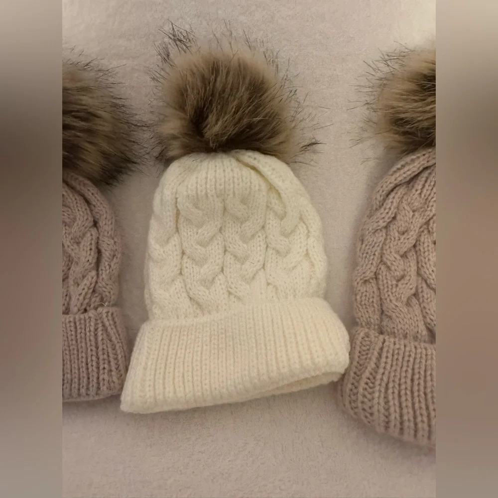 POM POM WINTER HAT NWOT